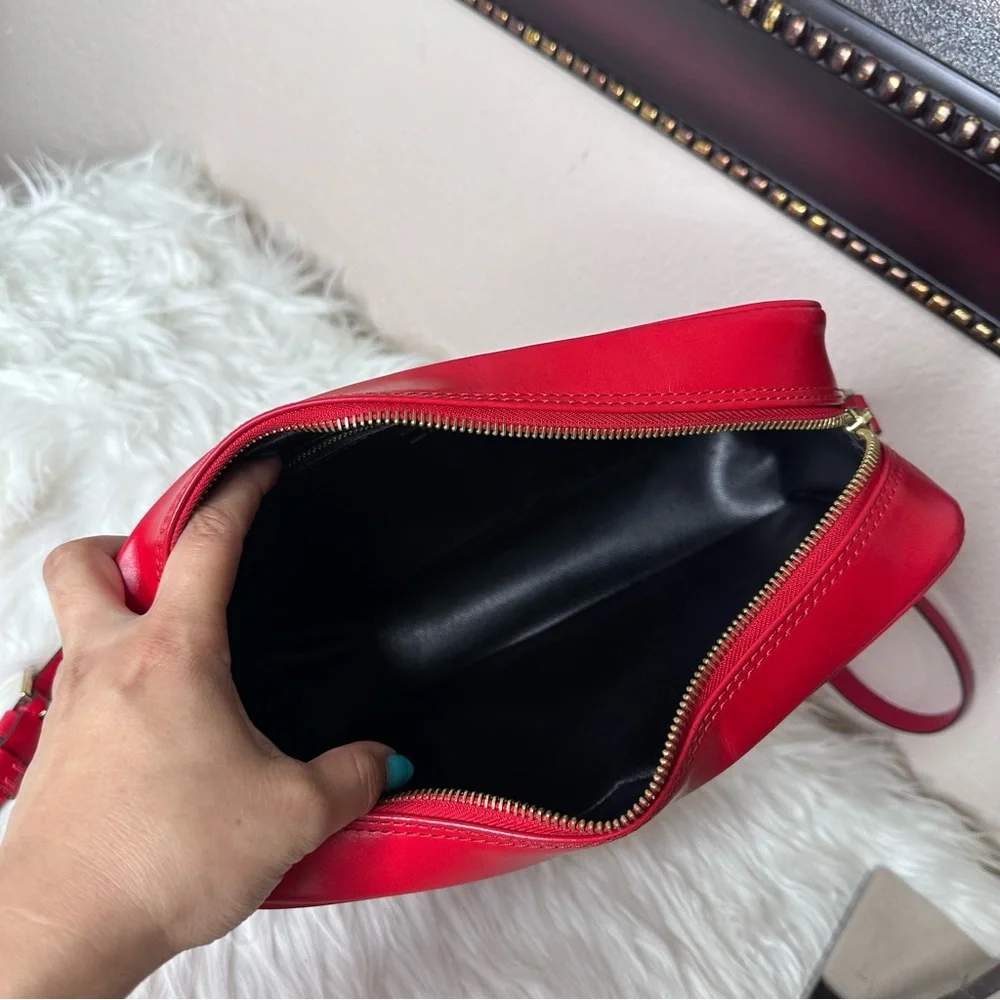 Louis Vuitton Trocadero in Red EPI Leather - Picture 10 of 16